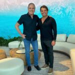 Roberto Justus Instagram - Fui conhecer a nova loja da Artefacto de Miami. Fiquei muito orgulhoso de meu amigo Paulo Bacchi. Um empresário brasileiro competindo com os melhores do mundo de igual para igual! 👏🏻👏🏻👏🏻 Miami, Florida