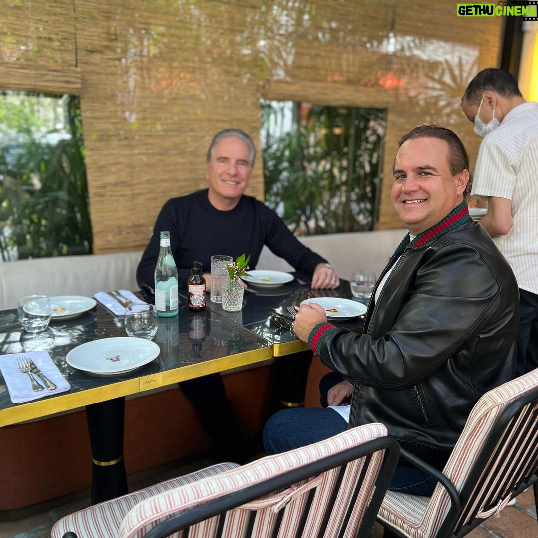 Roberto Justus Instagram - Colocando os assuntos em dia! #friends Beefbar São Paulo