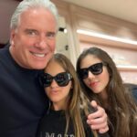 Roberto Justus Instagram – Selfie com Rafinha e amiga no Shopping durante as compras para o dia das mães!