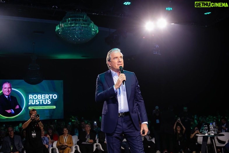 Roberto Justus Instagram - Ontem durante a minha palestra em Criciúma. Criciúma-SC
