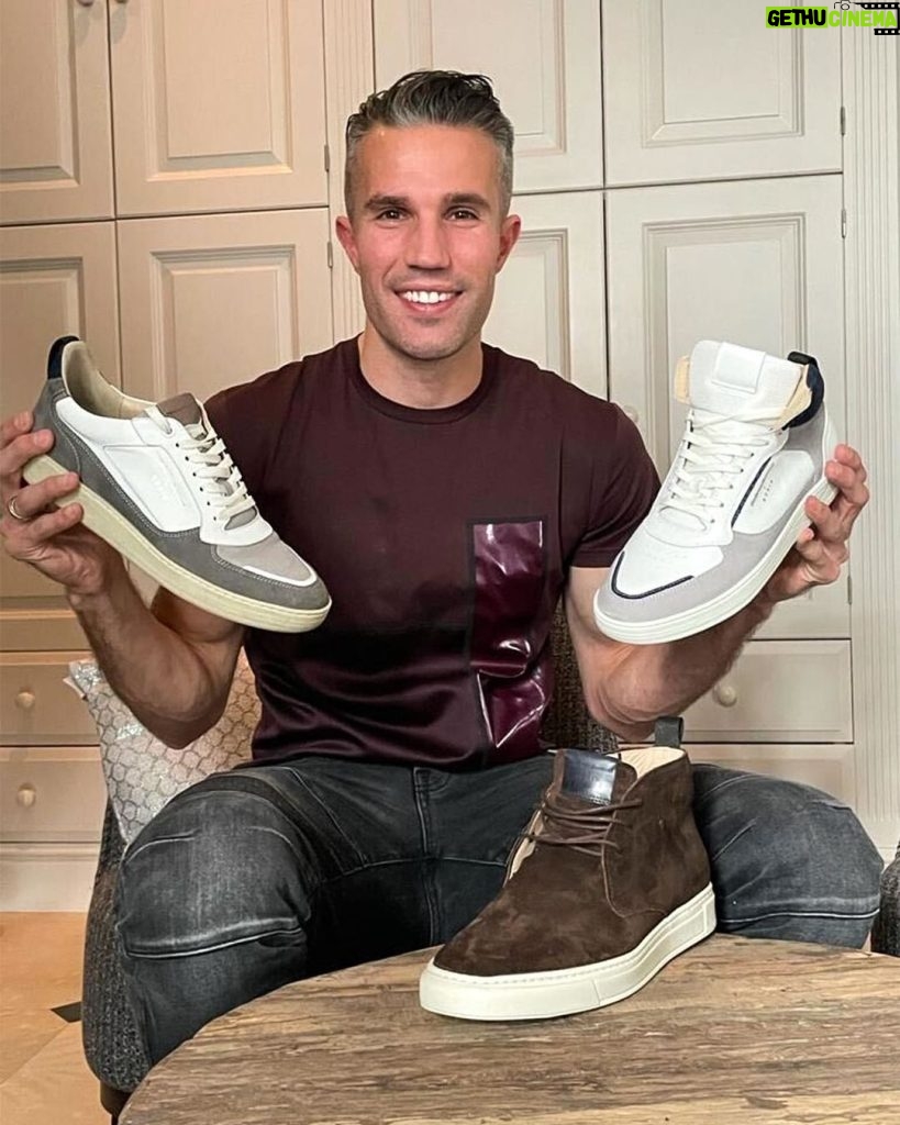 Robin van Persie Instagram - *GIVEAWAY CLOSED* To celebrate the launch of my new brand, @byvp.official and our great collab with @florisvanbommel, I'm giving away a pair of limited edition shoes! How to win 👇 - Follow @byvp.official - Comment why you want to win - Tag a friend that shouldn’t miss out on this giveaway * Extra points if you share this post on your story Good luck everyone! I'll choose the winner at random on Friday the 12th of November.