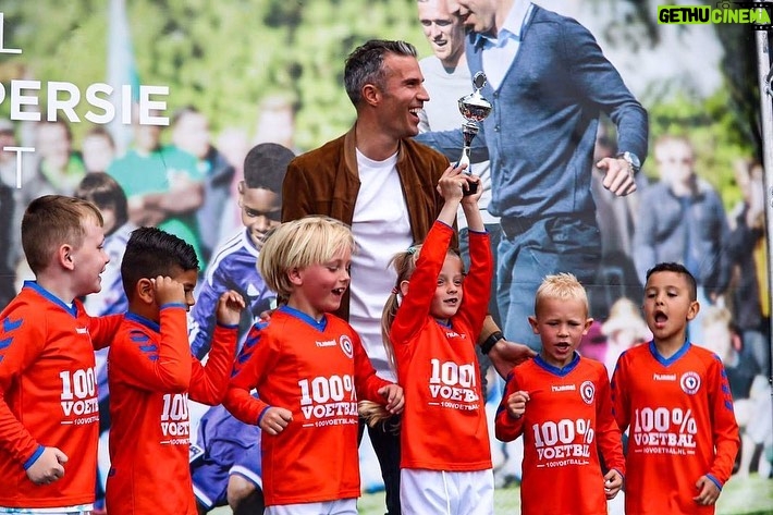 Robin van Persie Instagram - Always a pleasure to host the RvP tournament! It was great to see all the boys and girls having so much fun this weekend ⚽️😁 Big thanks to all the volunteers and VDL for making this happen again🙌