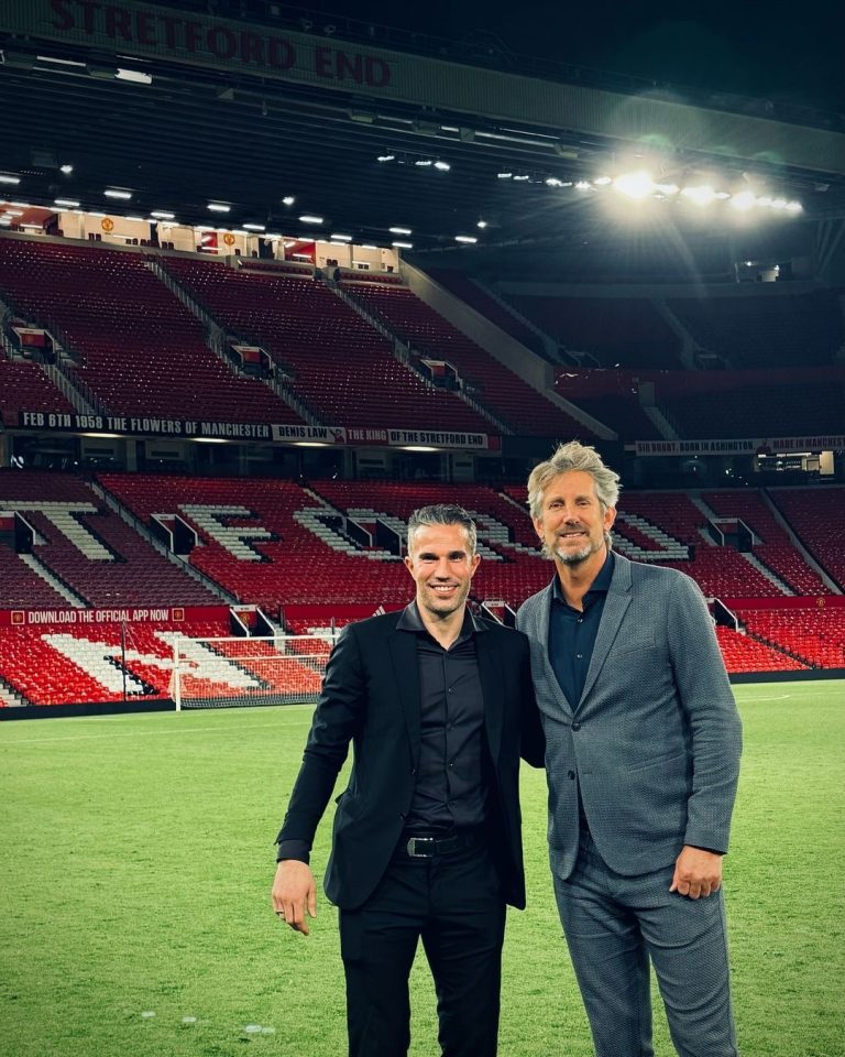 Robin van Persie Instagram - Dutch connections 🔴🟠 #MUFC #ManUtd #VanPersie #VanderSar #OldTrafford Old Trafford