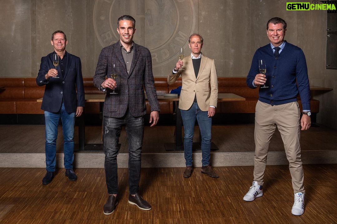 Robin van Persie - 117.9K Likes - Thrilled to announce I've signed for @feyenoord for the third time in my career, as youth coach for the U16s and as part of the First Team staff ahead of the 21/22 season ✍️ I’m very excited for this opportunity and I can't wait to start this new chapter in my life 💪 Big thanks to @feyenoord and my agents and friends of @segfootball
