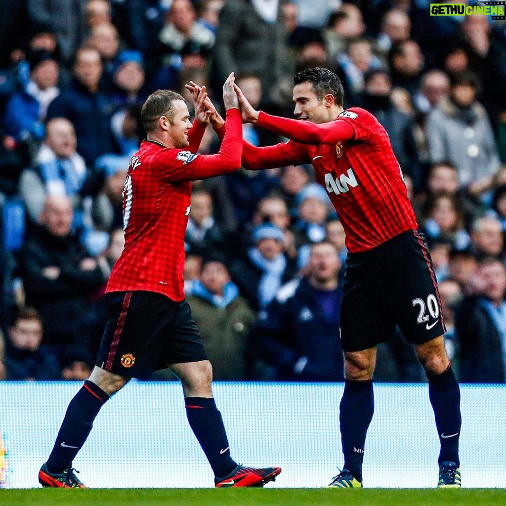 Robin van Persie Instagram - Congrats on your amazing career my friend @waynerooney! Thank you for the great moments both on and off the pitch. I'll forever remember THAT assist and much more 😉. Wishing you all the best with your next step and I'm sure you'll be a fantastic manager 👊