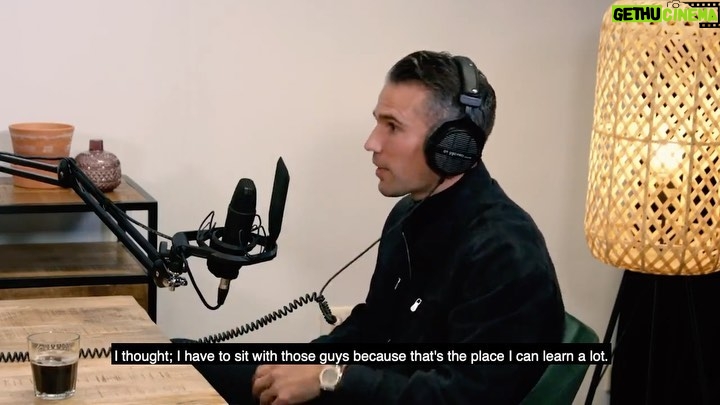 Robin van Persie Instagram - Allow yourself to be a beginner, no one starts off being excellent. Just follow your passion, work hard and never stop learning! Because life never stops teaching 😁💪 Full podcast out now on @kajstypetjes’ YouTube channel