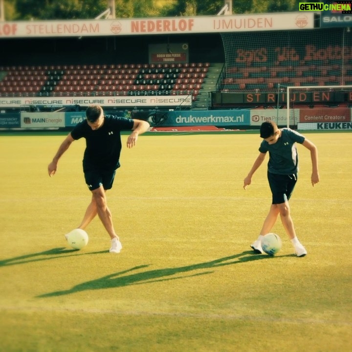 Robin van Persie Instagram - Like father, like son ⚽❤️ Tiki Taka Touzani is back! Loved being part of the first episode of the new season together with @shaqueelvanpersie 🔥 Tune in tonight at 22:05 on NPO3 @touzanitv 👊