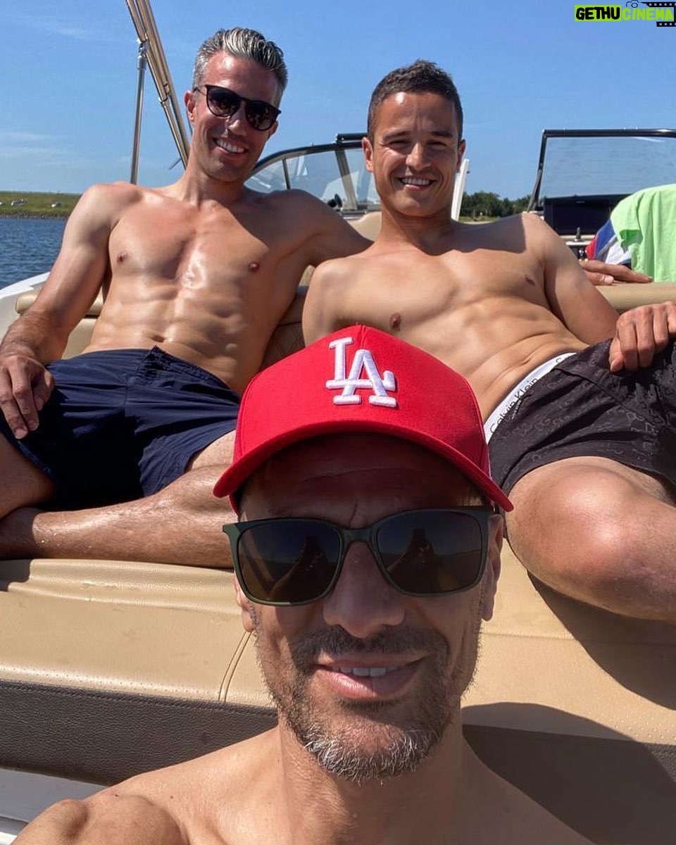 Robin van Persie - 102.4K Likes - The Three Musketeers re-united 🙌 Bro’s since day 1 🔥💯 @ibrahimafellay @boulahrouz81