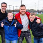 Robin van Persie Instagram - Vanavond om 20:30 op SBS6 ben ik te zien in het mooiste programma van Nederland – #DownmetJohnny! Pjotr & Daniel, het was geweldig om jullie te ontmoeten en zien genieten. Voor mij persoonlijk een eer om onderdeel te mogen zijn van deze wens. Wat een mooi en inspirerend programma @johnnydemolofficial, keep up the good work ❤️!