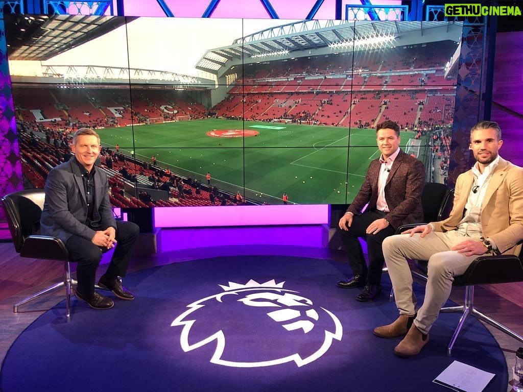 Robin van Persie Instagram - Looking forward to this big clash between two old rivals @Manchesterunited & #LFC 👌! Happy to be in the studio with #SteveBower and Newcastle legend @themichaelowen 😛. Let’s Go!