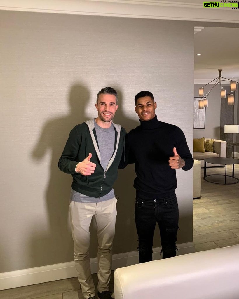 Robin van Persie Instagram - Today for the first time on the other side at an interview. My debut as the man with the questions for @btsport It went wonderfully well thanks to the excellent @marcusrashford What a guy & player! 🔥👌🏻🤩 Thanks for having me Marcus. I am sure there is so much more to come from you! 👊🏻