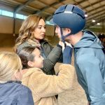 Robin van Persie Instagram - Life begins at the end of your comfort zone 💪 Had a few great days at the stables with the family, thanks for having us @levi_driessen & @maxime_van_der_vlist 😁 Also big thanks for the mental support @bouchravanpersie @vanpersiehorses @shaqueelvanpersie @soleilsportponys 🤣 🎶Oh horsey van Persie oh horsey van Persie 🎶