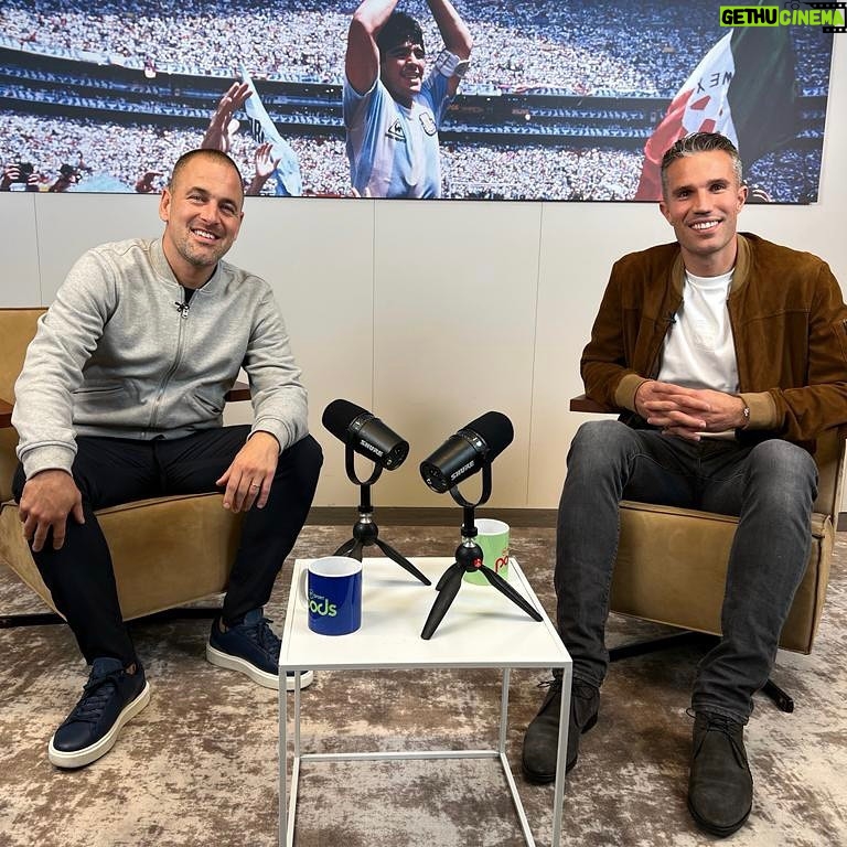 Robin van Persie Instagram - Media day ✅ 🎙️ Podcast for @btsport with great host @therealjoecole 🎥 Interview with @the_pfa Thanks for having me guys, looking forward to seeing the end results soon!