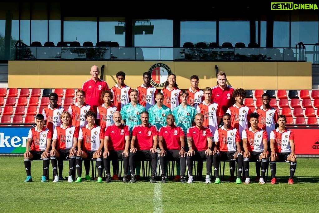 Robin van Persie Instagram - Primed and ready! Season 22/23 let’s go @Feyenoord U16🔥 Rotterdam, Netherlands