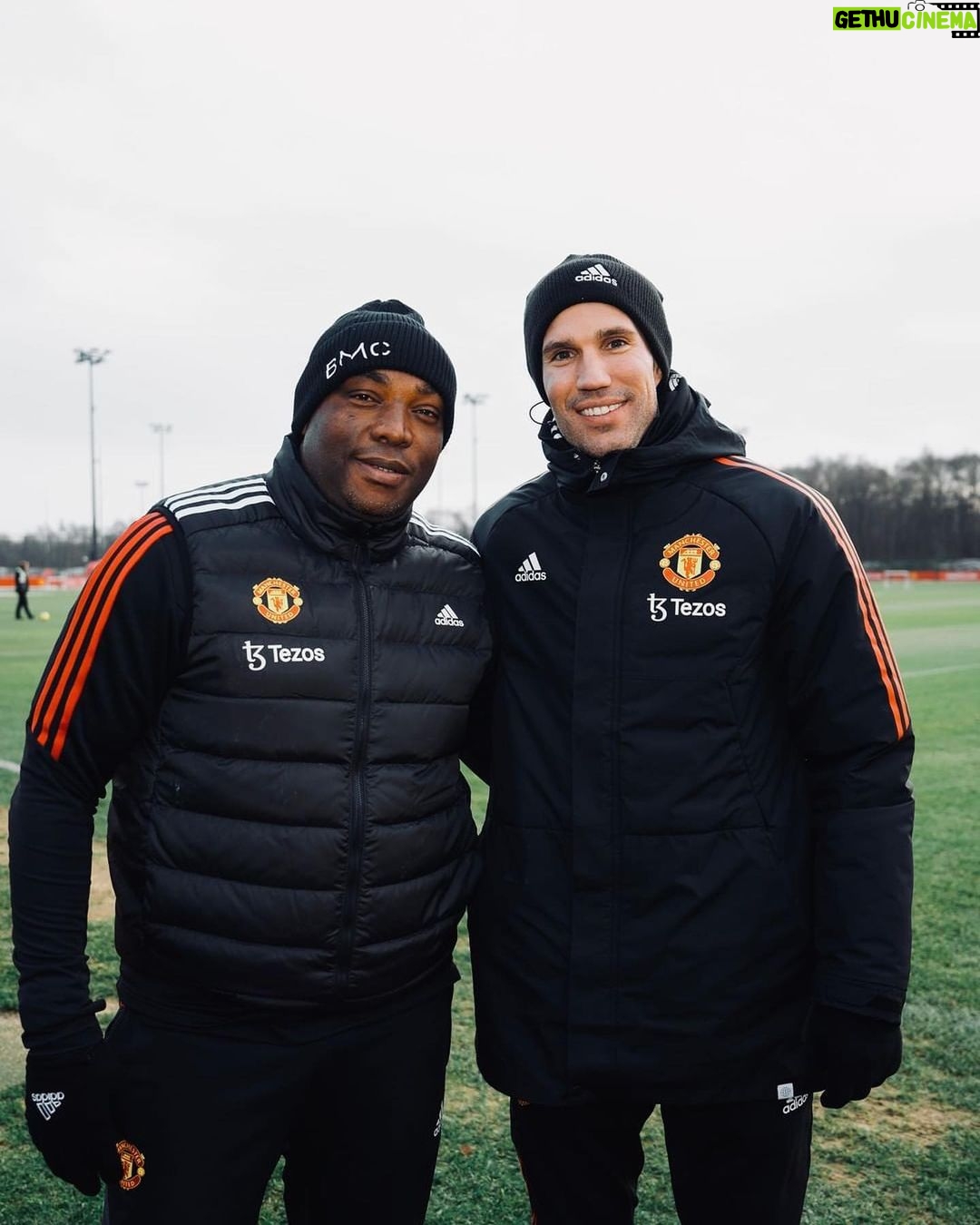 Robin van Persie - 297.7K Likes - Thanks for the warm welcome @manchesterunited and Erik ten Hag š¤š“
Great time back at Carrington for a trip down memory lane and to learn the ropes from one of the best coaches in modern football šā½