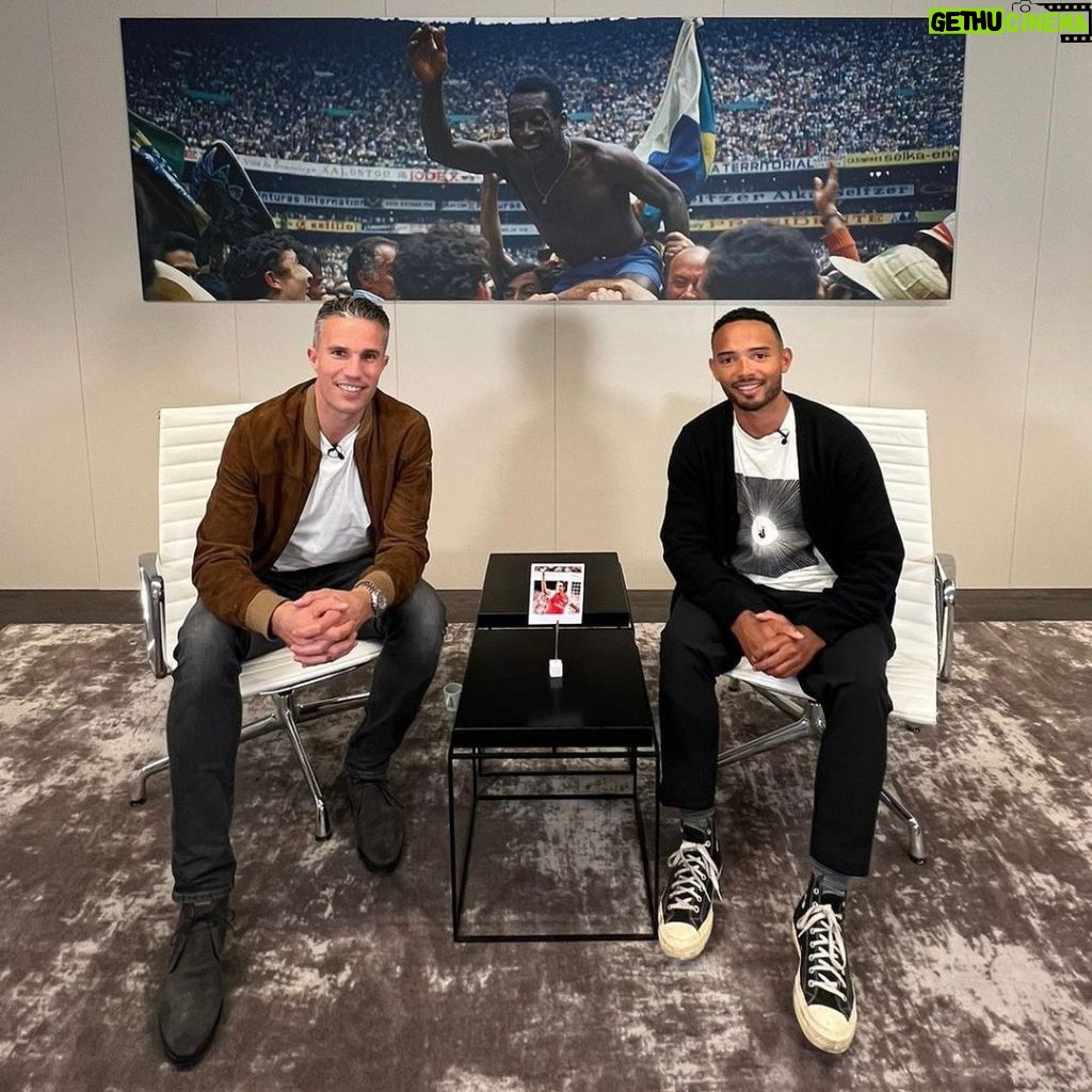 Robin van Persie Instagram - Media day ✅ 🎙️ Podcast for @btsport with great host @therealjoecole 🎥 Interview with @the_pfa Thanks for having me guys, looking forward to seeing the end results soon!