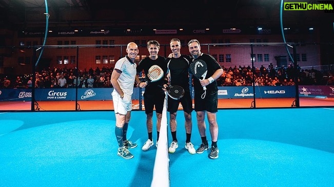 Robin van Persie Instagram - Had a great weekend playing one of my favourite sports with some fantastic company! Thanks for having us @wptamsterdamopen 👏 📸 @alyssavanheyst 👕@byvp.official