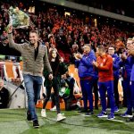 Robin van Persie Instagram - Honoured 🧡🦁 Johan Cruijff ArenA