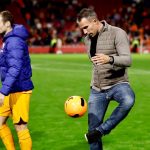 Robin van Persie Instagram - Honoured 🧡🦁 Johan Cruijff ArenA