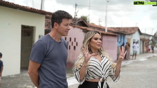 Rodrigo Faro Instagram - Estão acompanhando o “De volta ao passado” com a @kallyfonseca? #horadofaro