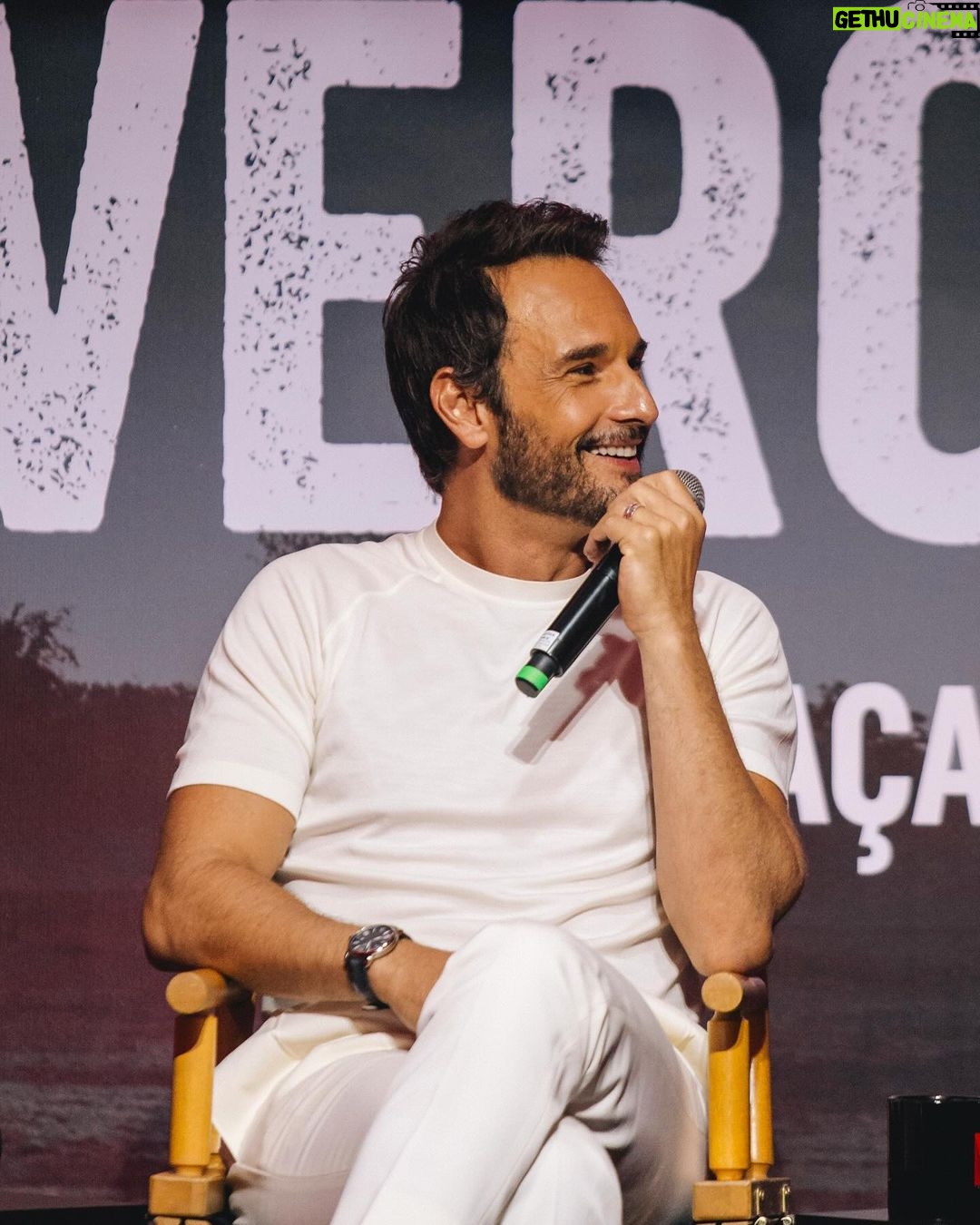 Rodrigo Santoro Instagram - Ontem foi dia de reencontrar os amigos e falar de #BomDiaVer么nica. O grand finale estreia na @netflixbrasil agora no dia 14 de fevereiro. Te vejo em casa 馃摵