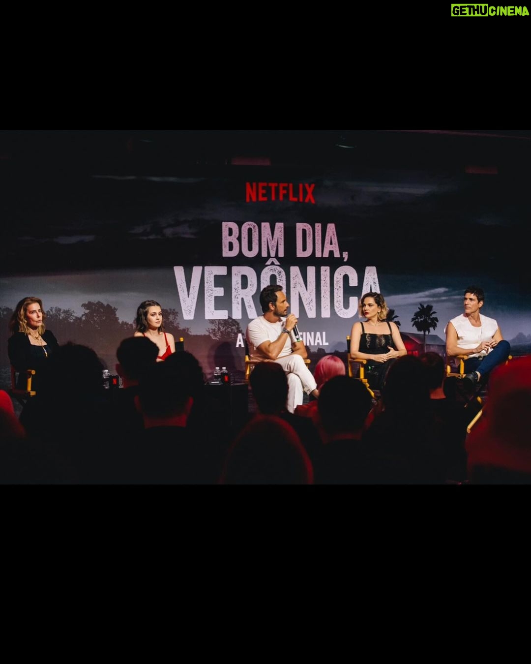 Rodrigo Santoro Instagram - Ontem foi dia de reencontrar os amigos e falar de #BomDiaVer么nica. O grand finale estreia na @netflixbrasil agora no dia 14 de fevereiro. Te vejo em casa 馃摵