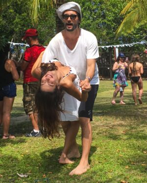 Rodrigo Santoro Instagram - A parte mais bonita da vida é caminhar e amadurecer contigo. A cada dia, me apaixono mais por quem você se torna. 
Feliz dia❤️