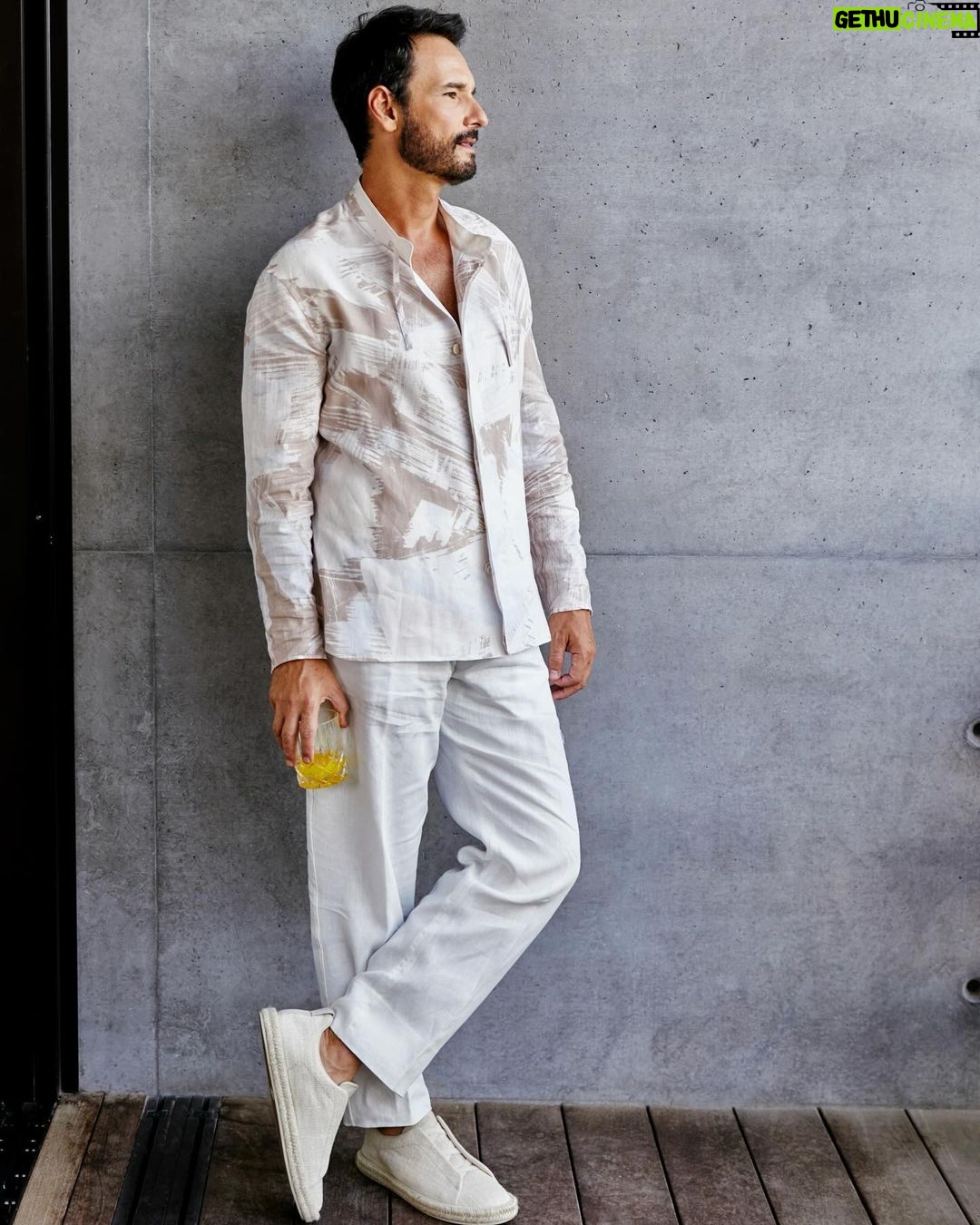 Rodrigo Santoro Instagram - Encerrando o ano com a tradição e elegância de @zegnaofficial #Publicidade