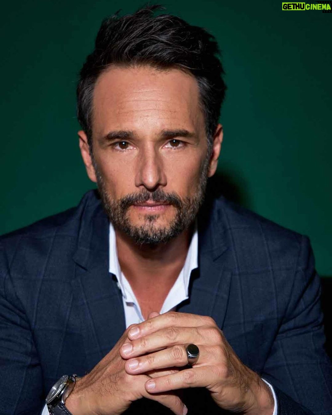 Rodrigo Santoro Instagram - #Tbt @madmenmagazine 🌻 📸: @adrian_nucelaar