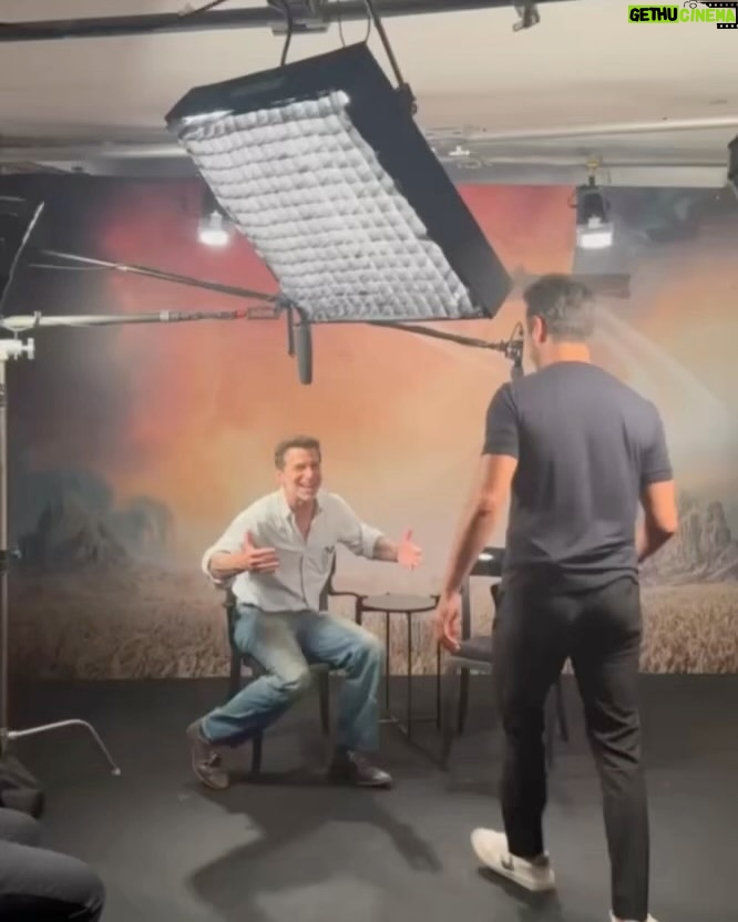 Rodrigo Santoro Instagram - Que alegria relembrar os tempos de #300 com Zack Snyder! Falamos também sobre novos projetos. O que será que #BomDiaVerônica tem em comum com #RebelMoon? Em breve, vocês vão saber😉 @netflix @netflixbrasil