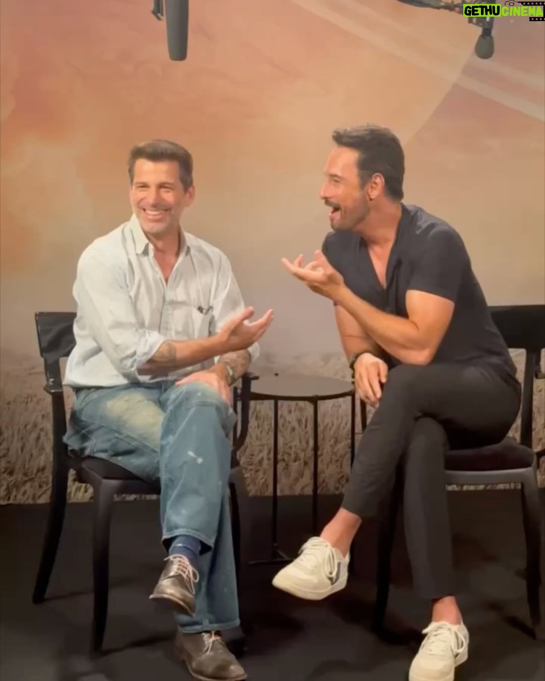 Rodrigo Santoro Instagram - Que alegria relembrar os tempos de #300 com Zack Snyder! Falamos também sobre novos projetos. O que será que #BomDiaVerônica tem em comum com #RebelMoon? Em breve, vocês vão saber😉 @netflix @netflixbrasil