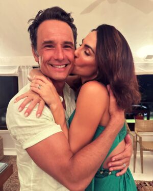 Rodrigo Santoro Instagram - Feliz 2024 com saúde forte e muito amor pra todos❤️