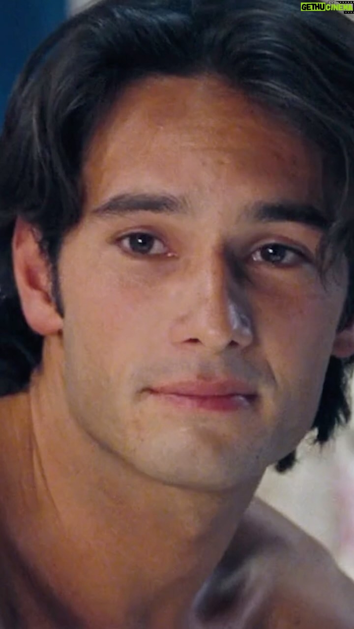 Rodrigo Santoro Instagram - All we want for Christmas is… Simplesmente Amor❤️ #LoveActually #Tbt