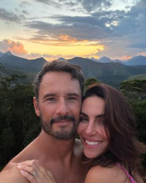 Rodrigo Santoro Instagram - Redescobrindo as belezas de Ibitipoca com o auxílio do olhar sensível do @ibitiprojeto🌻
Mais um lugar lindo desse nosso Brasil.