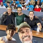Rodrigo Santoro Instagram – Comecei a acompanhar o tênis há pouco tempo. É um esporte que descobri jogando com amigos e acabei me apaixonando pela sua complexidade e beleza.
Essa semana foi intensa para os admiradores do tênis. Tivemos a oportunidade de testemunhar grandes jogos nas quadras do @rioopenoficial, a exemplo do jovem fenômeno João Fonseca. Fico admirado com o seu perfil destemido.
Esses dias de torcida e emoção vão ficar guardados na memória.
#RioOpen10Anos 🎾
@reserva Rio de Janeiro, Rio de Janeiro