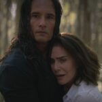 Rodrigo Santoro Instagram - Jerônimo é daqueles personagens difíceis de dar vida. Foi uma experiência bem intensa. Mas quando podemos contar com pessoas incríveis trabalhando ao nosso lado o processo fica mais rico e a gente se dedica juntos pra entregar o melhor possível de uma história. Esse é o trabalho do artista. Me trouxe tranquilidade, também, o fato de ser um personagem rodeado de cavalos: é um ambiente onde me sinto em casa. Estou feliz com o que fizemos juntos nesse trabalho e espero que vocês gostem da caçada final de #BomDiaVerônica. Que essa trama também sirva de alerta para as diversas faces da violência contra a mulher na sociedade. Afinal, a Arte é reflexão que gera ação. #Jerônimo 🐎