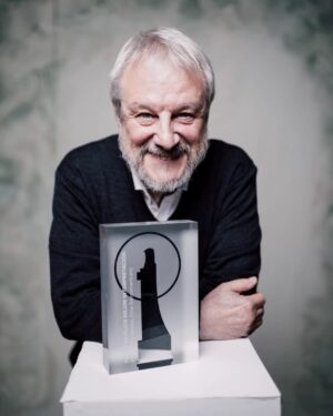 Rodrigo de la Serna Instagram - Que honor que el Festival de Cine de Huelva me haya distinguido como mejor actor de cine Iberoamericano por El Rapto. Y que emoción que mi querido compañero Jorge Marrale haya estado allí para recibirlo. Profundamente agradecido.