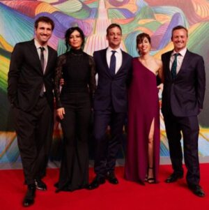 Rodrigo de la Serna Instagram - ¡De Argentina al mundo 🇦🇷! 'El Rapto' fue presentada en el Festival Internacional de Cine de Venecia y ya promete ser increíble. Protagonizada por #RodrigoDeLaSerna y dirigida por Daniela Goggi, llega muy pronto a #ParamountPlus