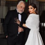 Rogena Instagram - @joyawards.official مهرجان ليله فنية رائعة جمعت الفن العربى فى الرياضstyld by @tarekyehia.official Designer @eman_alajlan Make up @manargamilmakeupartist Hairstylist @aljawhara_hair Photographer @soma_photography19 Jewelry @alaqili_jewelery Suit @ahmedlotfy101