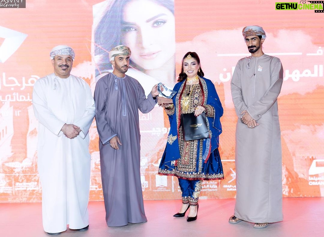 Rogena Instagram - الحمد والشكر لله تكريمى فى #مهرجان_الباطنة_السينمائي_الدولي #مسقط Dress @maryam_albalushi12m2 @ab.gold1 Make up @lamya.mua Hair @hair_styles345 @amr_awny_photography