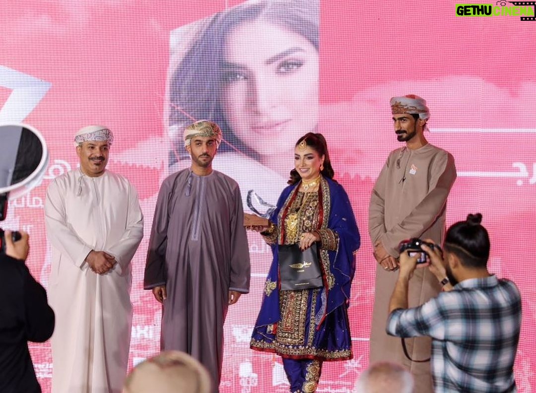 Rogena Instagram - الحمد والشكر لله تكريمى فى #مهرجان_الباطنة_السينمائي_الدولي #مسقط Dress @maryam_albalushi12m2 @ab.gold1 Make up @lamya.mua Hair @hair_styles345 @amr_awny_photography