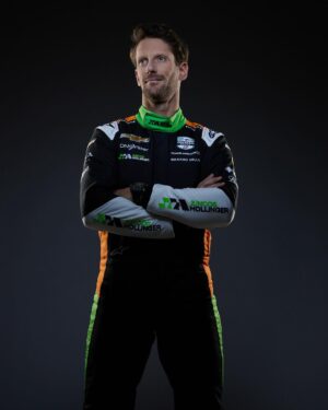 Romain Grosjean Instagram - New colors look good ! Excited for what’s to come 💪🏻
Vamos @juncoshollinger 
#thephoenix