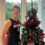 Romain Grosjean Instagram - Xmas in Miami (with Stach 2.0) Family, friends, turkey and a nice @miamiheat jersey signed 💯😍