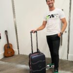 Romain Grosjean Instagram - Off to Indianapolis to meet the whole @juncoshollinger team! Traveling with my good friend @delseyofficial and my very warm jacket inside 🥶🥶🥶 Miami, Florida