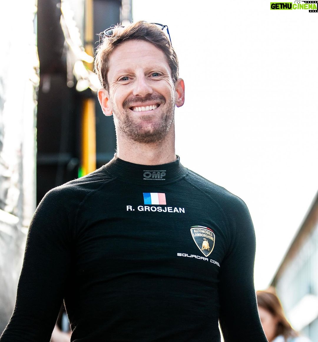 Romain Grosjean Instagram - Race day 😎 #sebring12