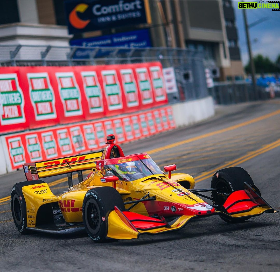 Romain Grosjean Instagram - The @dhlus car looks good and is fast in Nashville 💯 Downtown Nashville