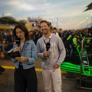 Romain Grosjean Instagram - Bahrain with @canalplus was very fun.
Great to see so many familiar faces and friends in the paddock.
@f1 doing an incredible job again
