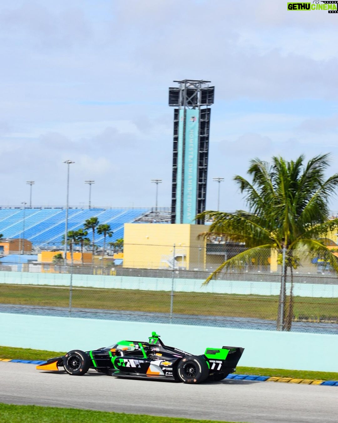 Romain Grosjean Instagram - Palms and @indycar , the perfect combination. 🌴 Homestead-Miami Speedway