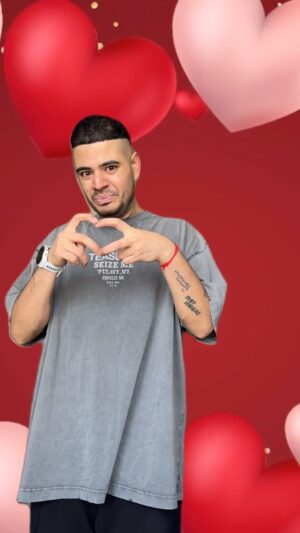 Roman Kagramanov Instagram - Твоя персональная Валентинка🤣Отмечай краша❤️