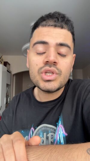 Roman Kagramanov Instagram - А вы каких поэтов знаете?🤣❤️